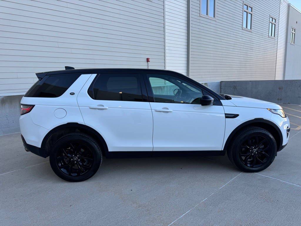 2018 Land Rover Discovery Sport Image 2