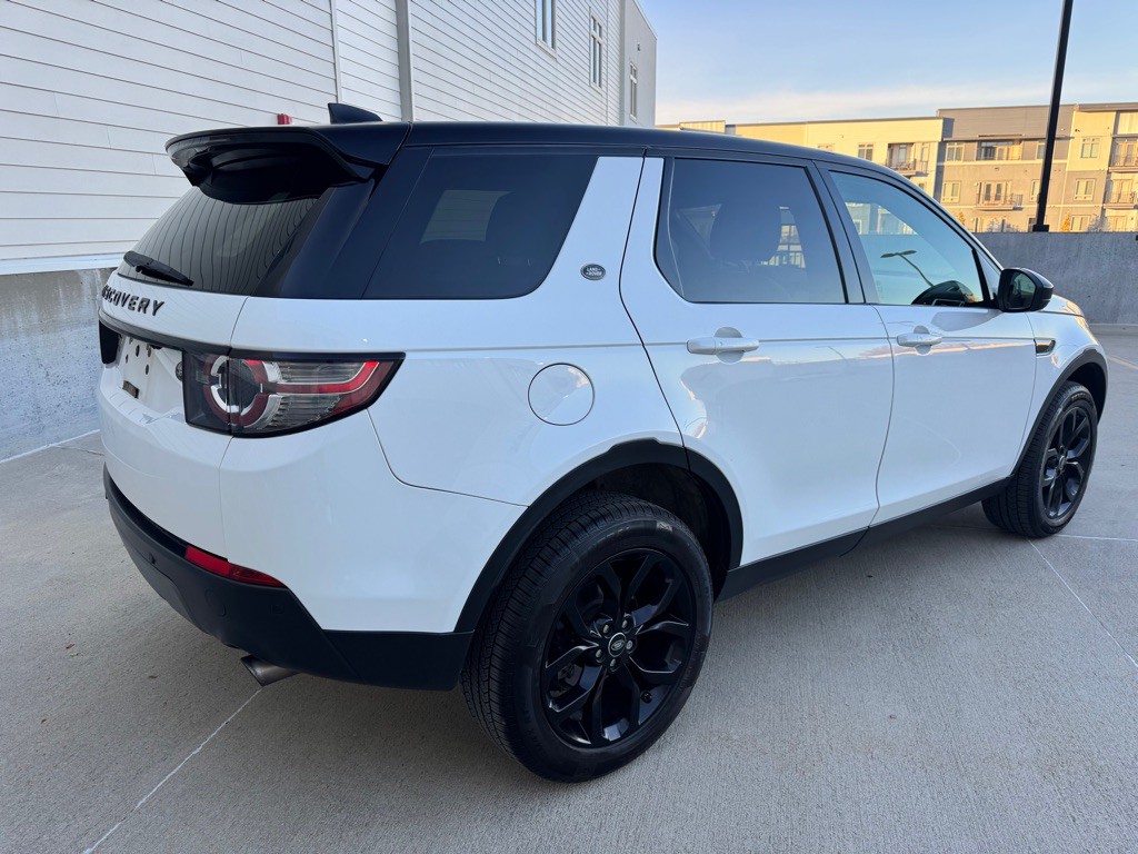 2018 Land Rover Discovery Sport Image 3