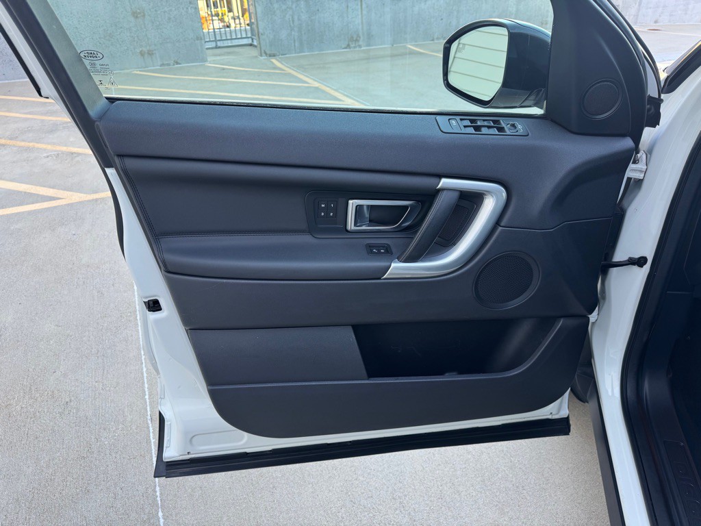 2018 Land Rover Discovery Sport Image 10