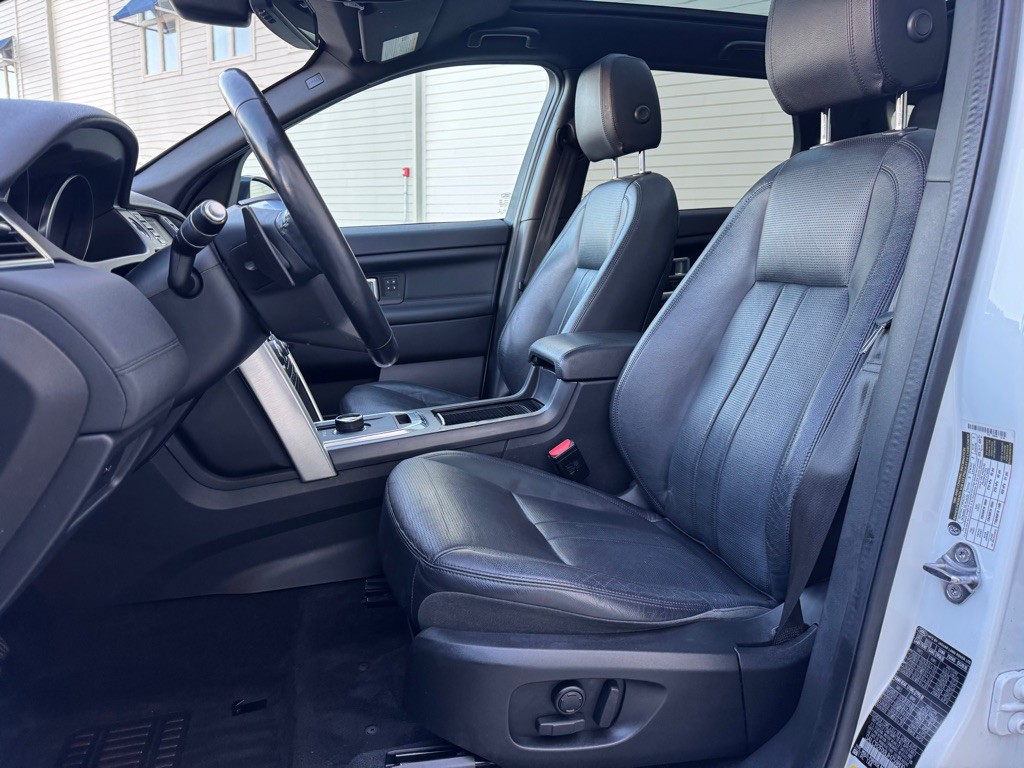 2018 Land Rover Discovery Sport Image 13