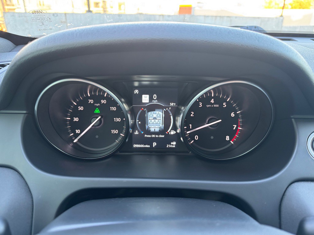 2018 Land Rover Discovery Sport Image 16