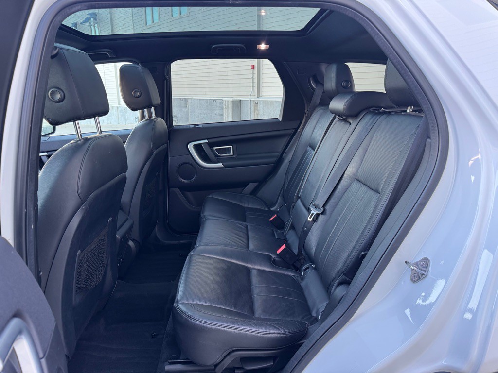 2018 Land Rover Discovery Sport Image 24