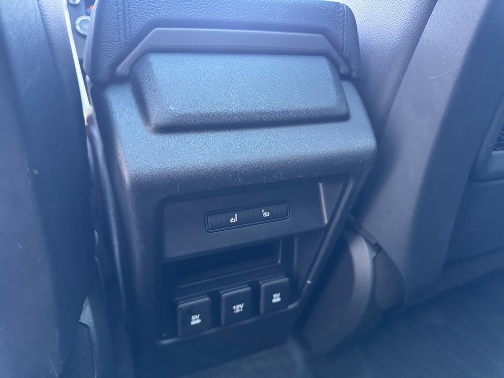 2018 Land Rover Discovery Sport Image 25