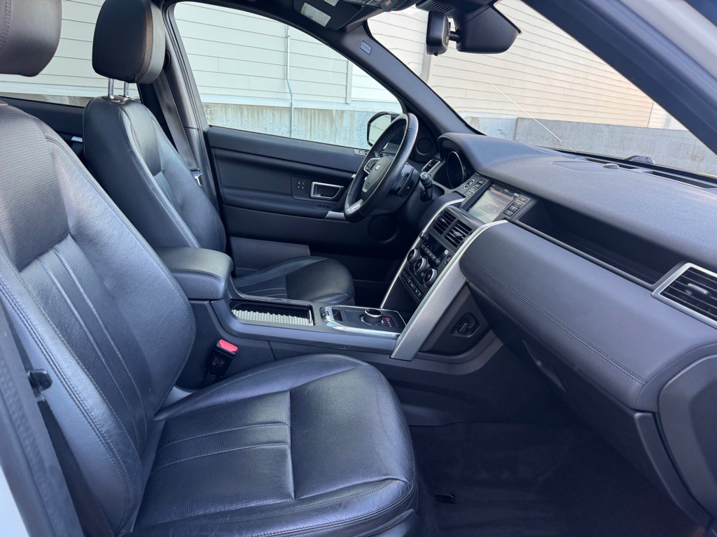 2018 Land Rover Discovery Sport Image 31