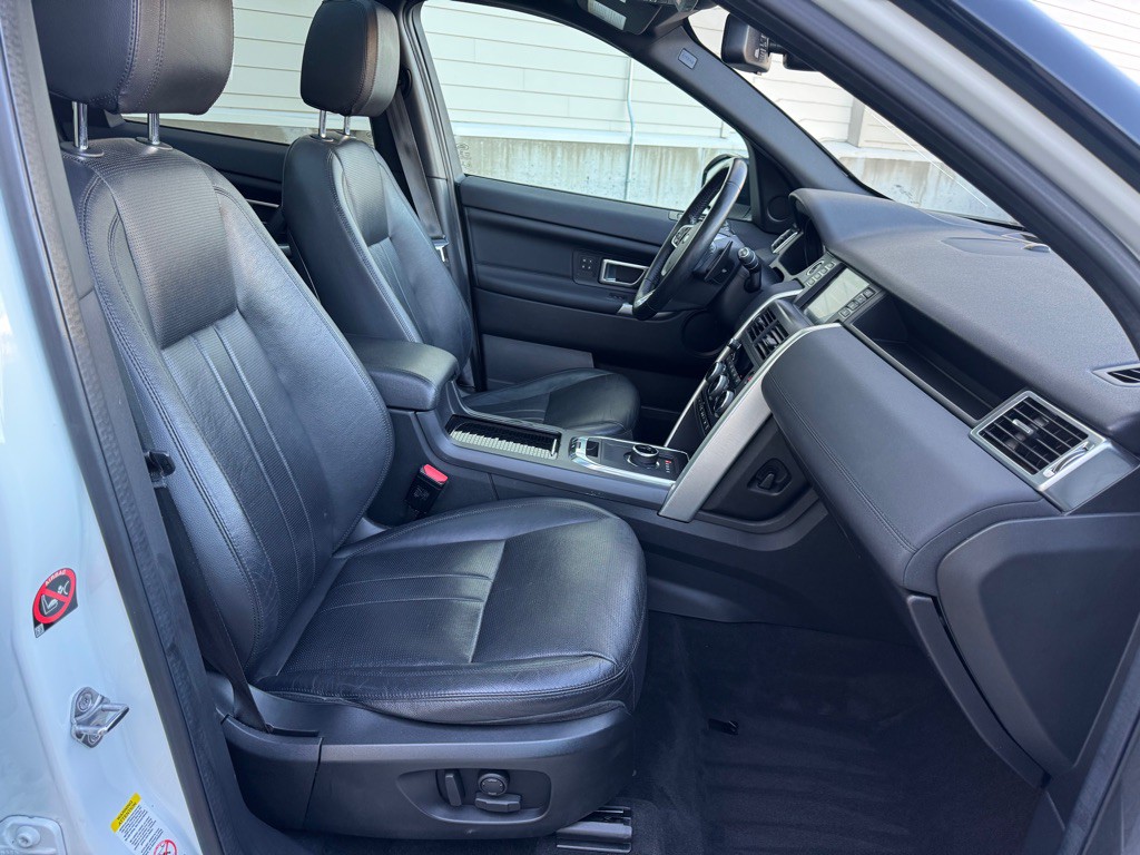 2018 Land Rover Discovery Sport Image 32