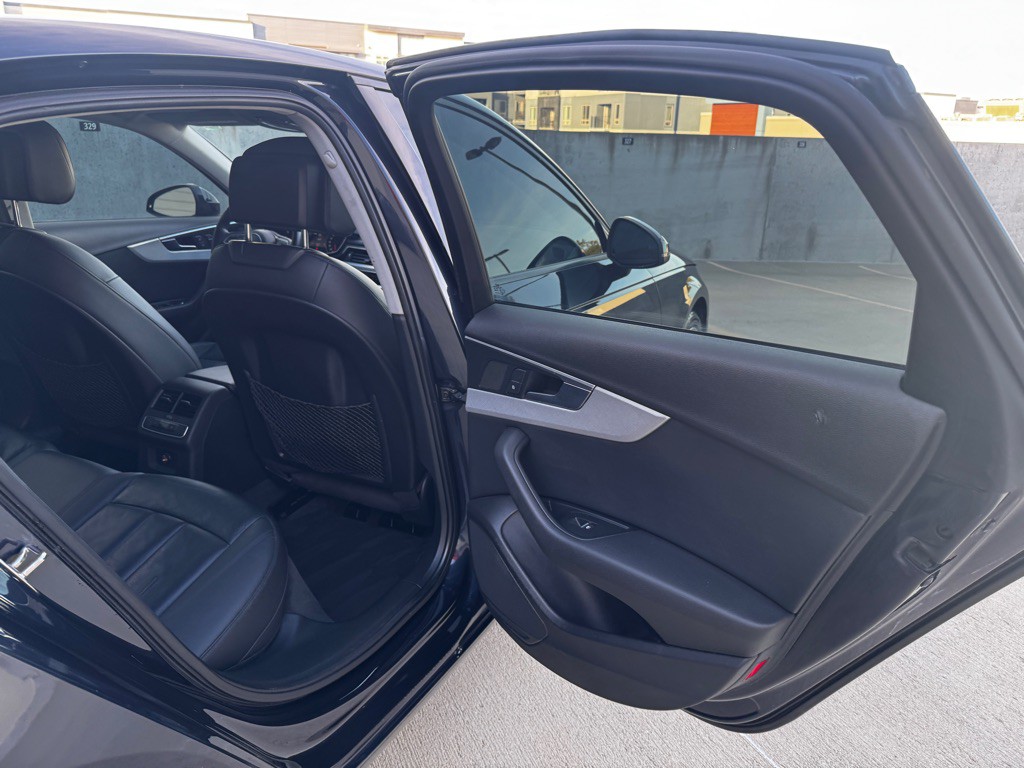 2017 Audi A4 Image 17