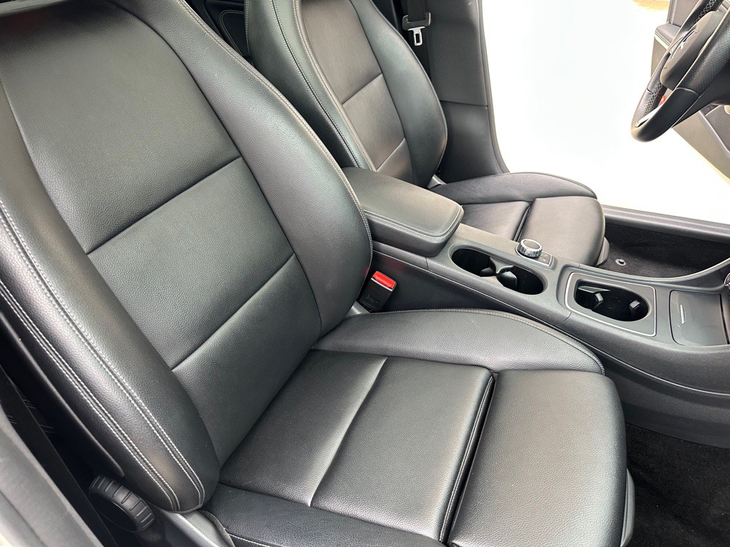 2016 Mercedes-Benz CLA-Class Image 27