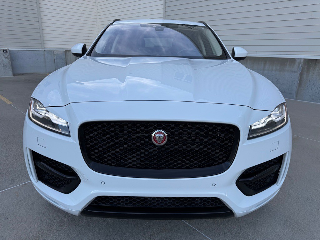2017 Jaguar F-PACE Image 8