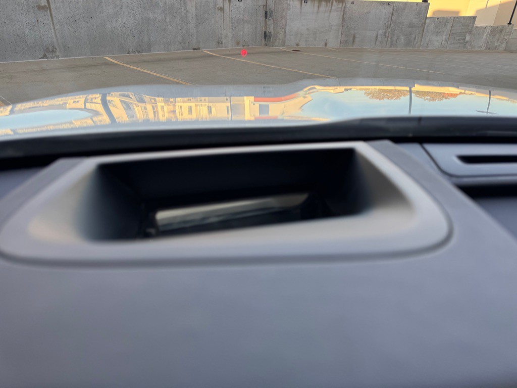 2017 Jaguar F-PACE Image 17