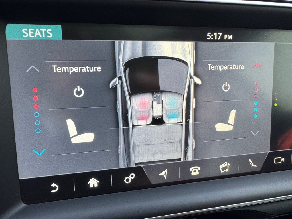 2017 Jaguar F-PACE Image 21