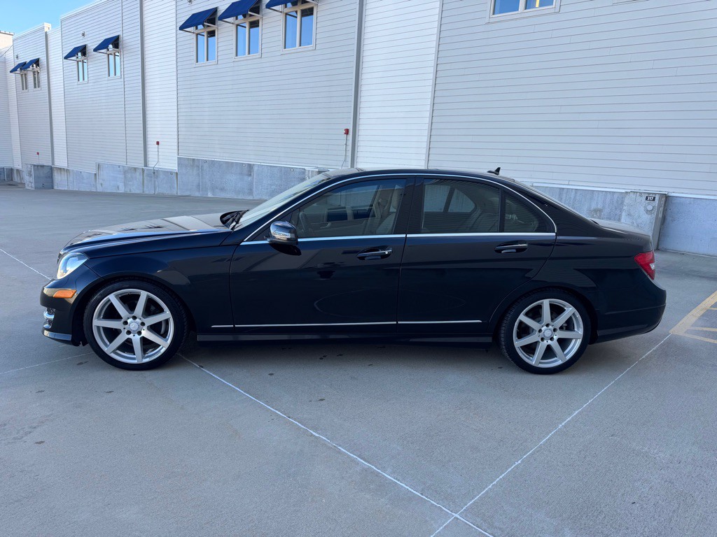 2013 Mercedes-Benz C-Class Image 6
