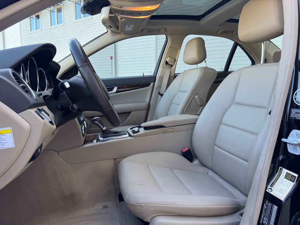 2013 Mercedes-Benz C-Class Image 12