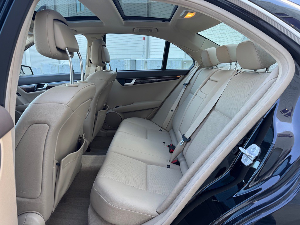 2013 Mercedes-Benz C-Class Image 22