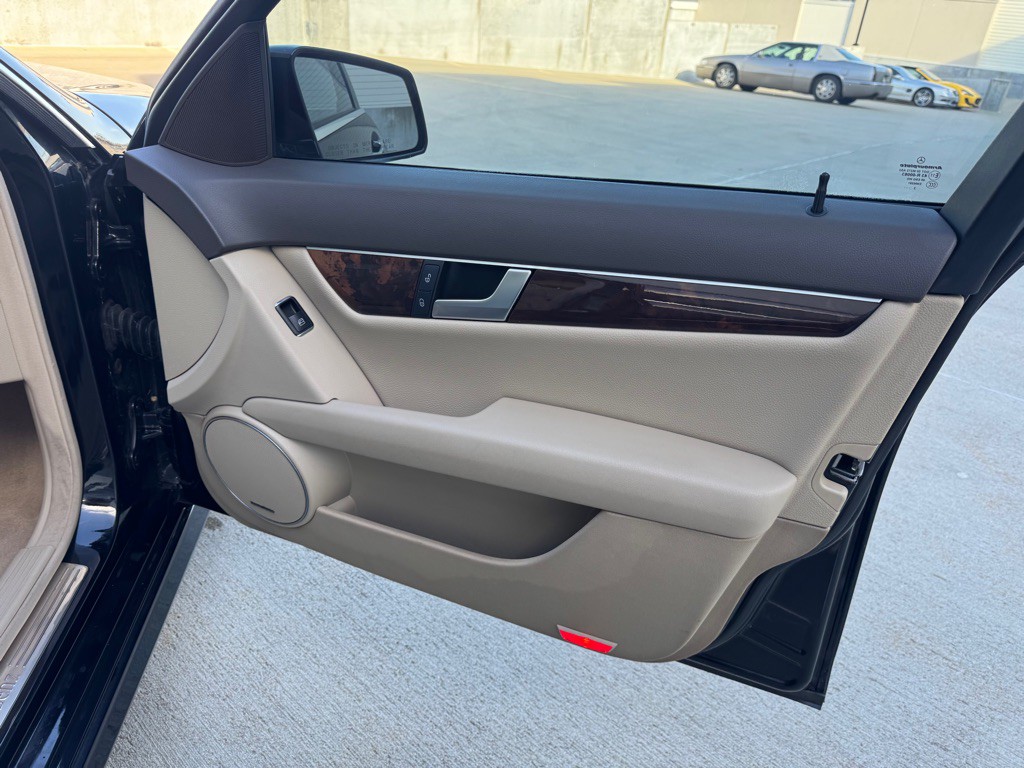 2013 Mercedes-Benz C-Class Image 26