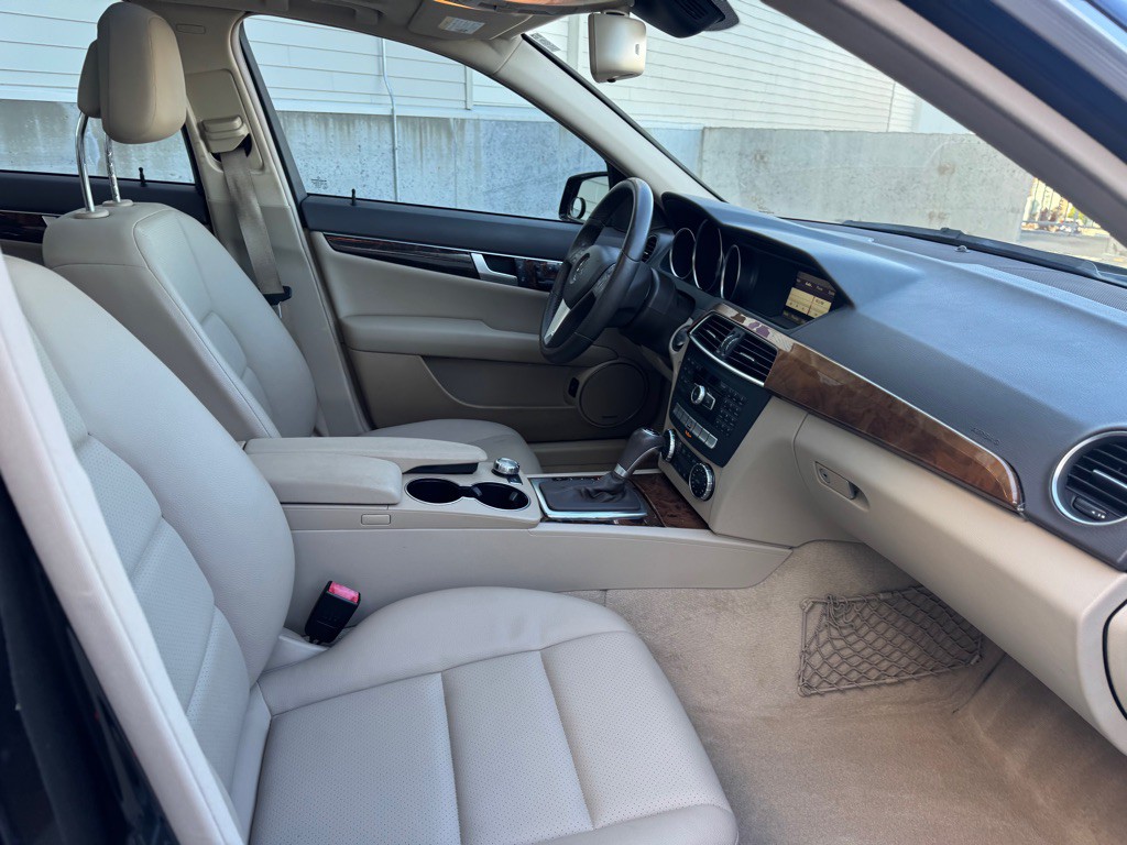 2013 Mercedes-Benz C-Class Image 27