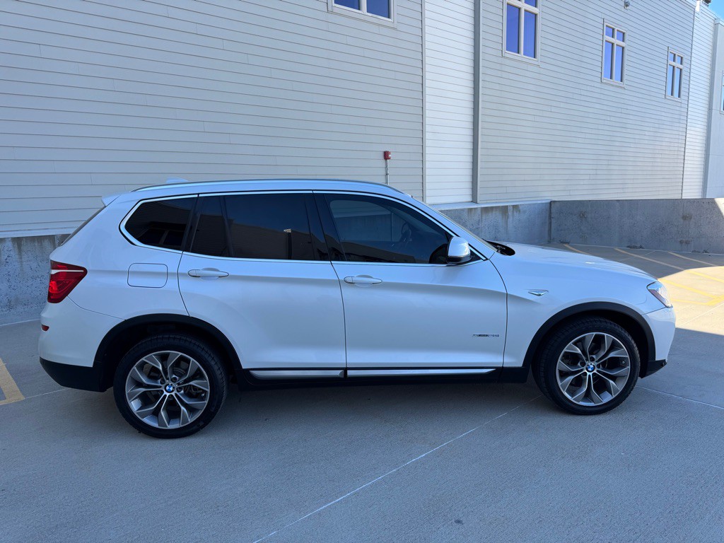 2017 BMW X3 Image 2