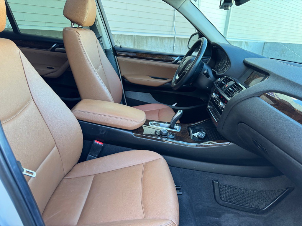 2017 BMW X3 Image 28