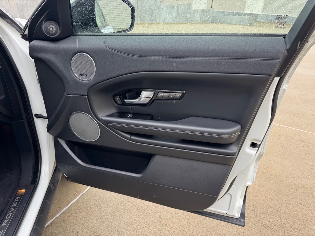 2016 Land Rover Range Rover Evoque Image 27