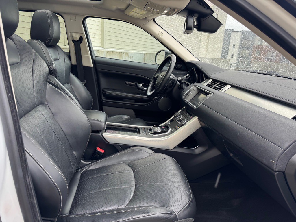 2016 Land Rover Range Rover Evoque Image 28