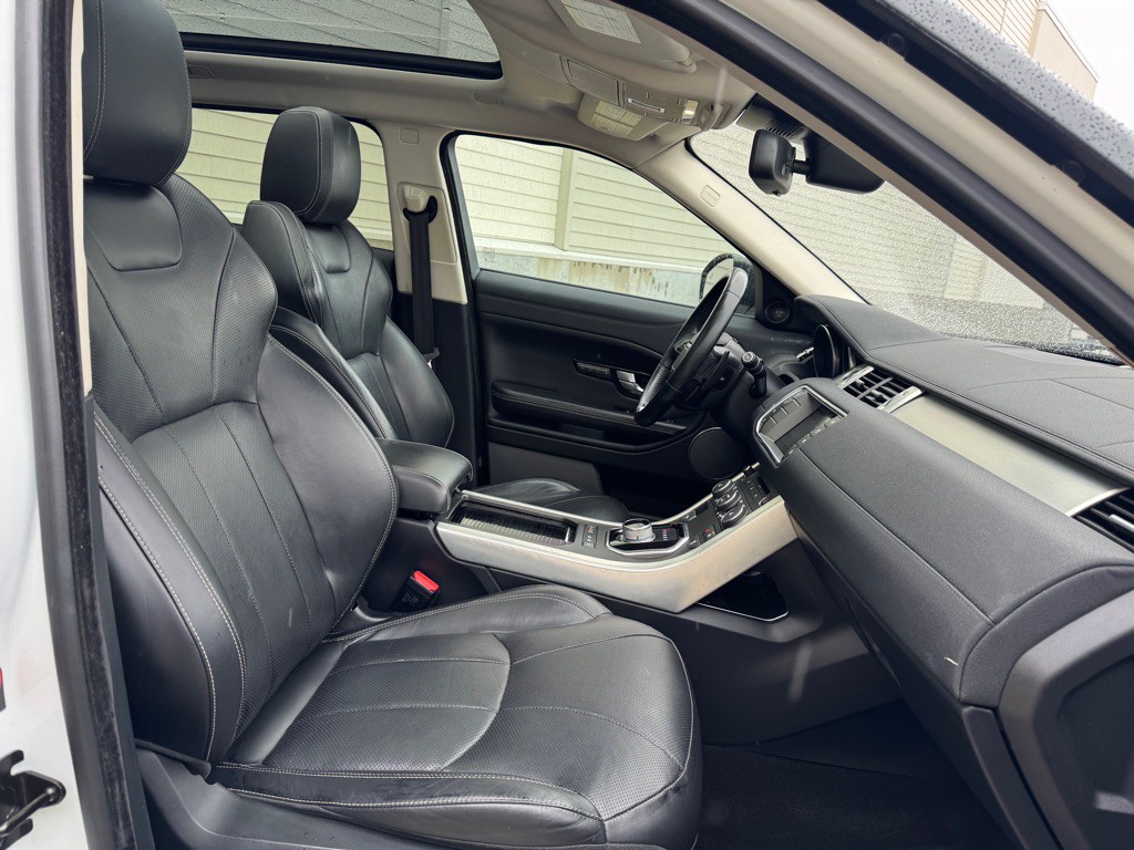 2016 Land Rover Range Rover Evoque Image 29