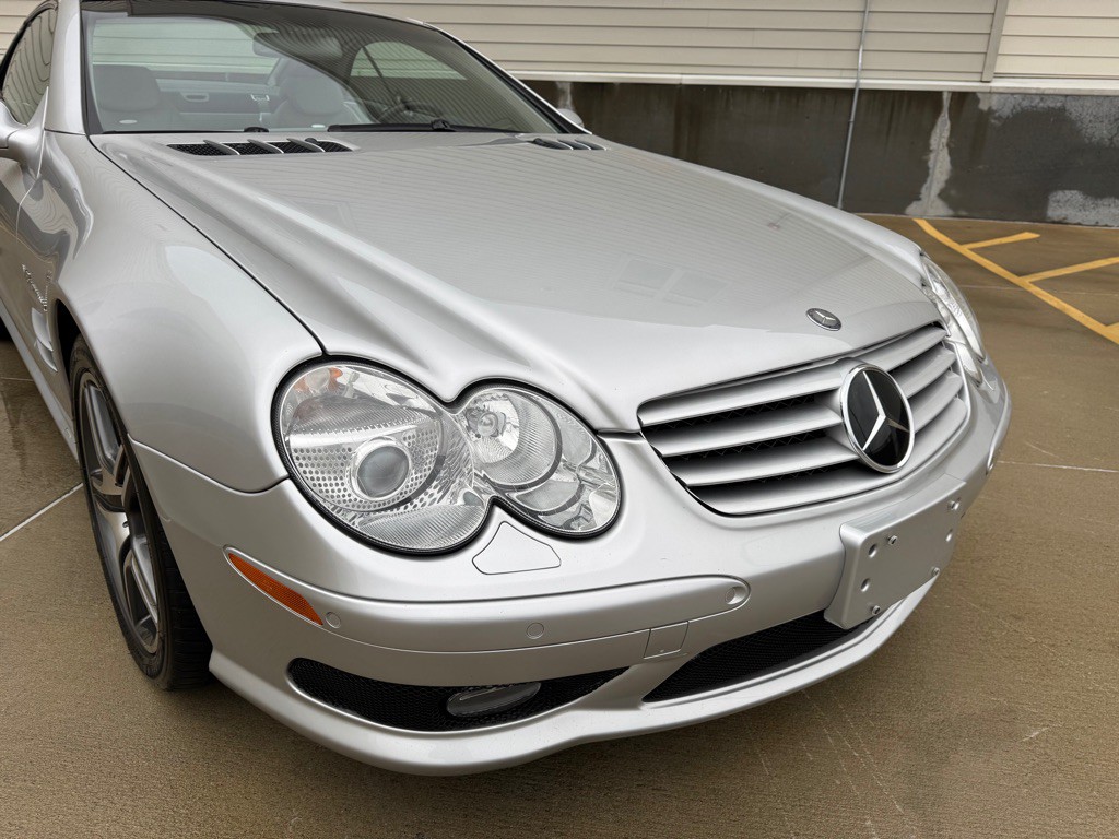 2003 Mercedes-Benz SL-Class Image 2