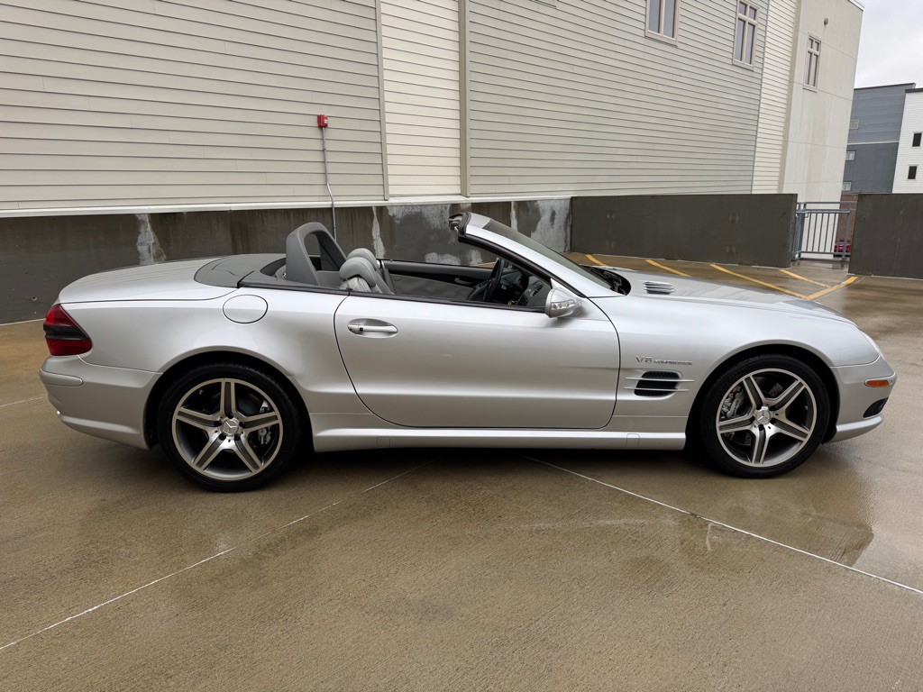 2003 Mercedes-Benz SL-Class Image 9