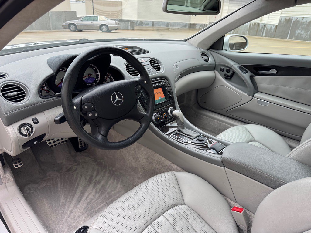 2003 Mercedes-Benz SL-Class Image 10
