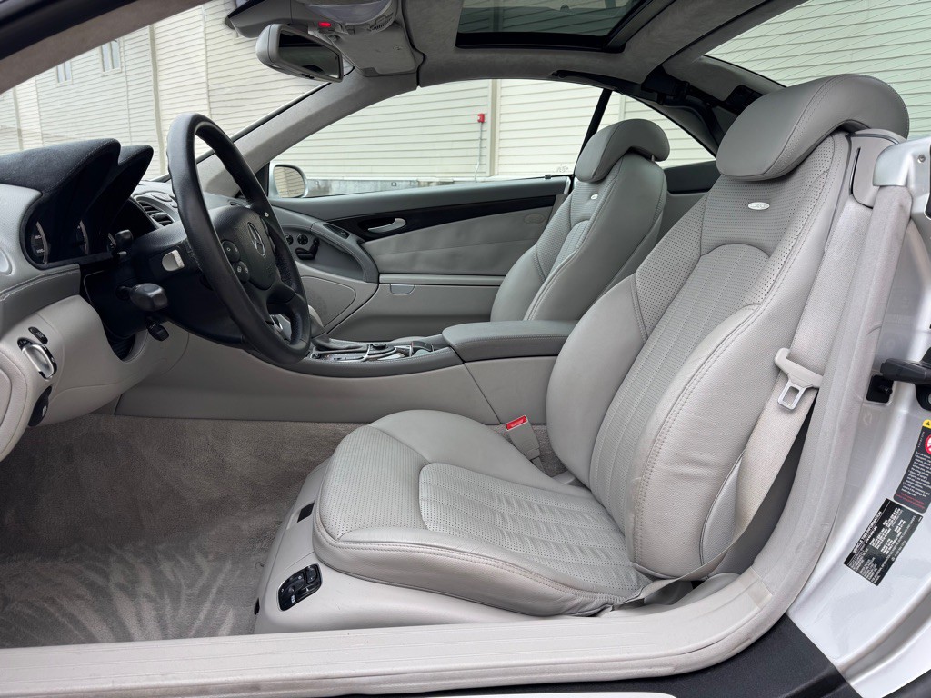 2003 Mercedes-Benz SL-Class Image 11