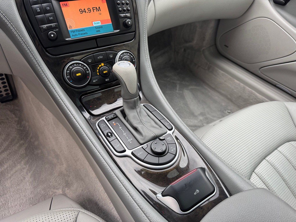 2003 Mercedes-Benz SL-Class Image 19