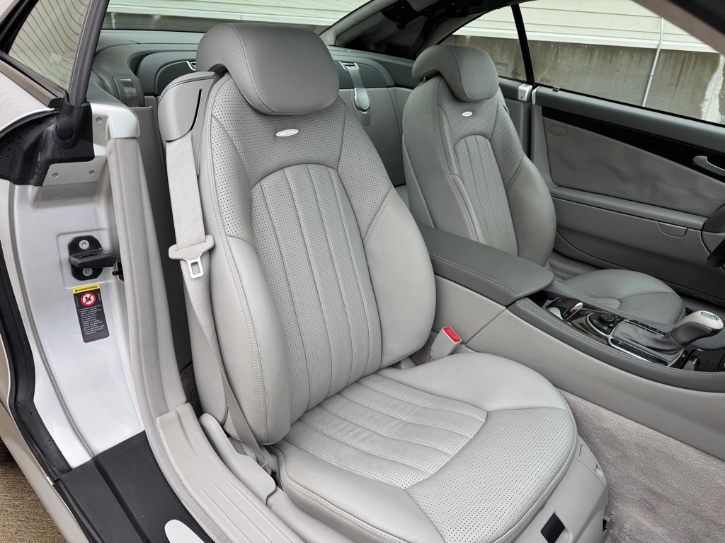 2003 Mercedes-Benz SL-Class Image 21