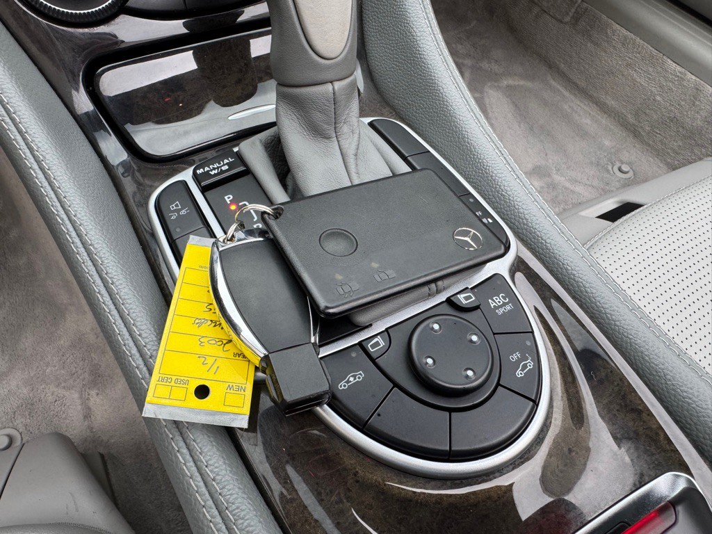 2003 Mercedes-Benz SL-Class Image 23