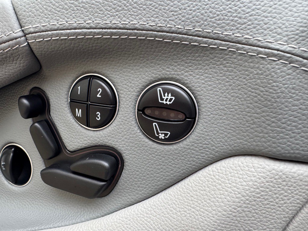 2003 Mercedes-Benz SL-Class Image 24