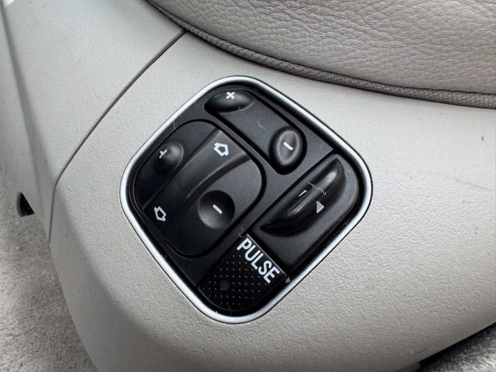 2003 Mercedes-Benz SL-Class Image 25