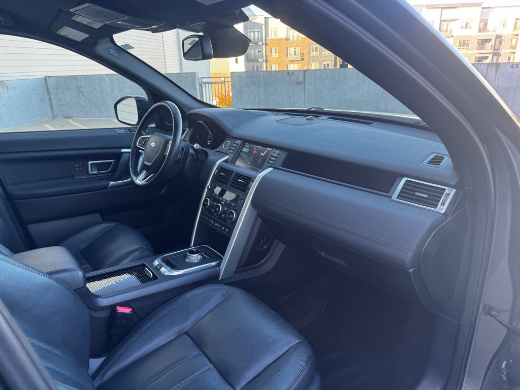 2016 Land Rover Discovery Sport Image 23