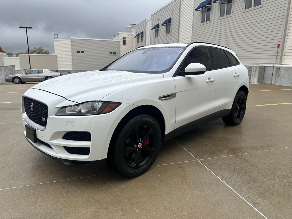 2017 Jaguar F-PACE Image 3