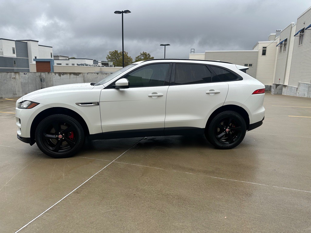 2017 Jaguar F-PACE Image 4