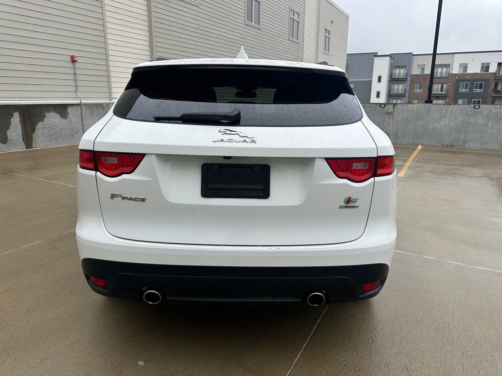 2017 Jaguar F-PACE Image 6