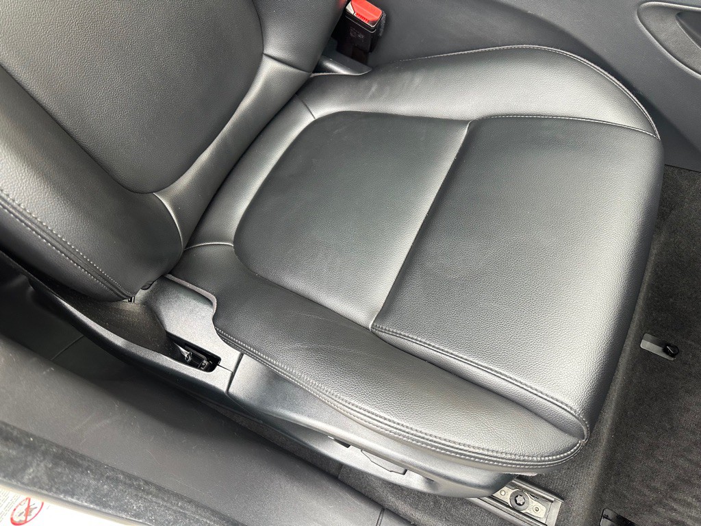 2017 Jaguar F-PACE Image 26