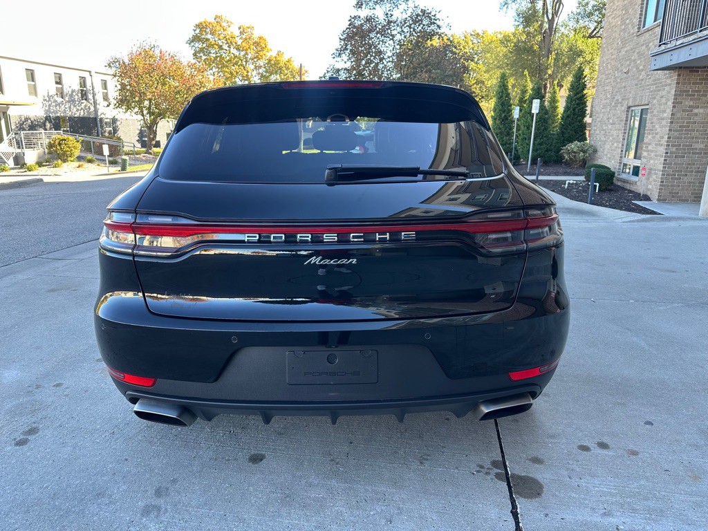 2020 Porsche Macan Image 6