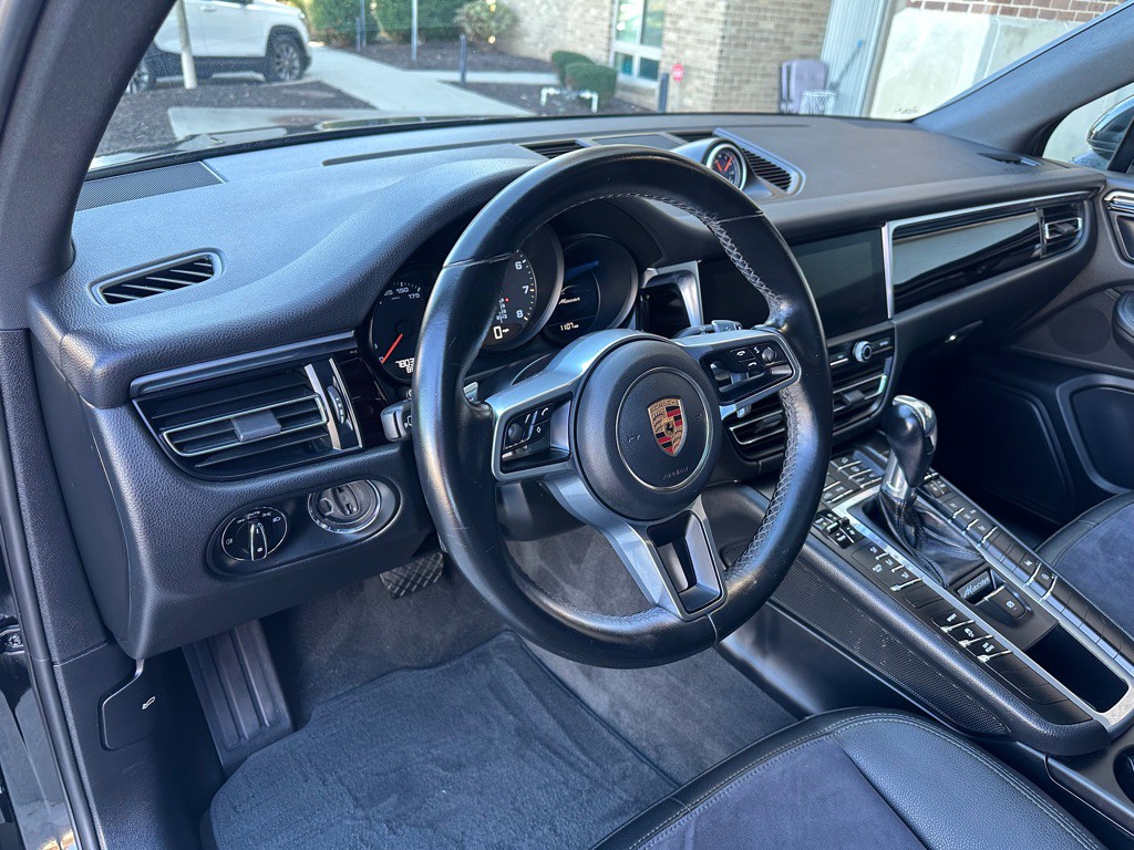 2020 Porsche Macan Image 10