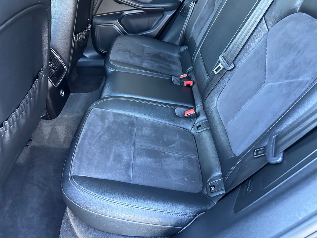 2020 Porsche Macan Image 17