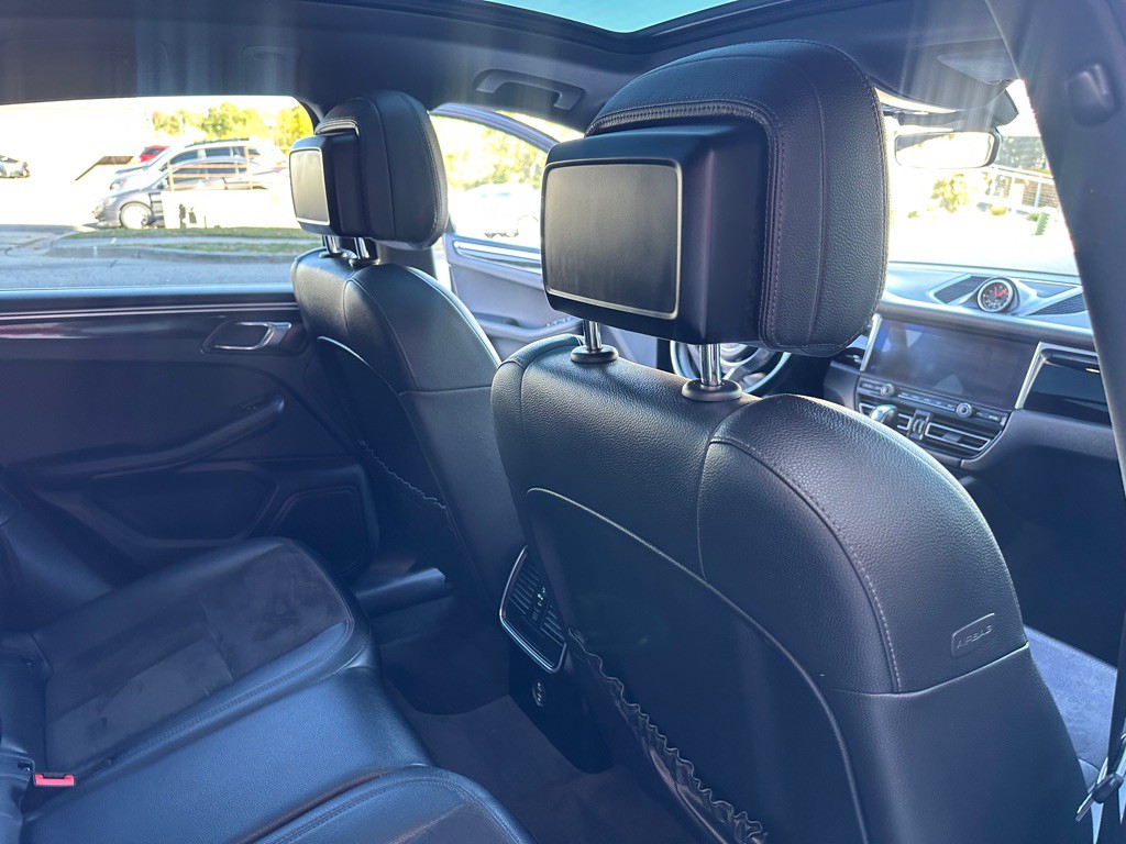 2020 Porsche Macan Image 20