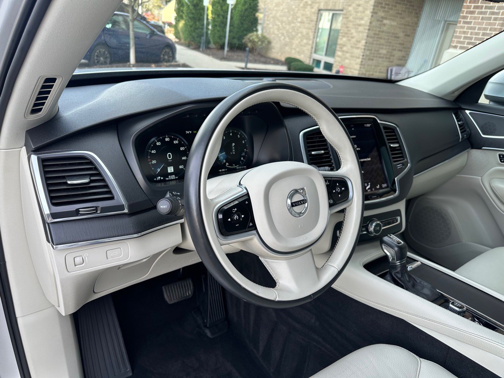2020 Volvo XC90 Image 11