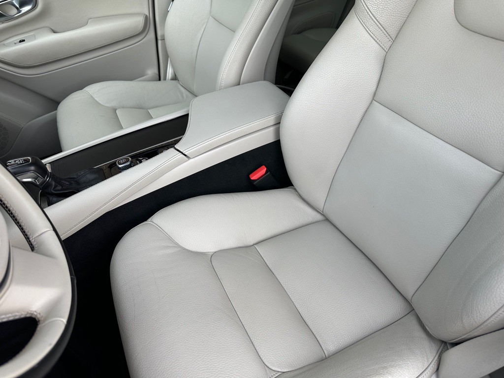 2020 Volvo XC90 Image 14