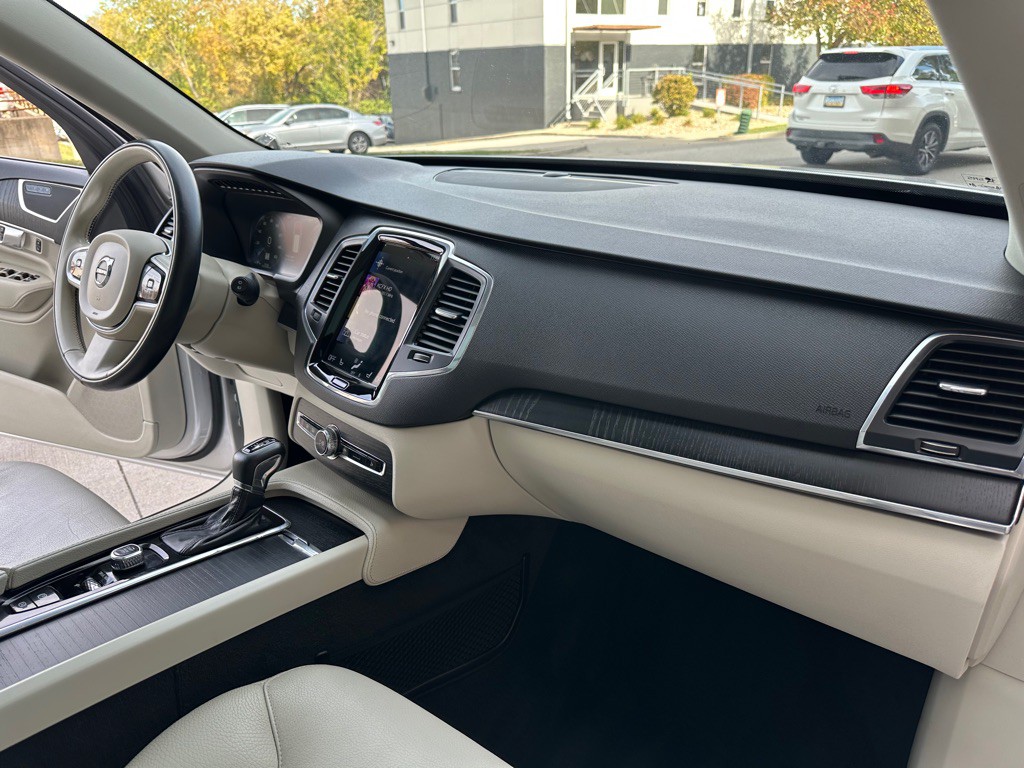 2020 Volvo XC90 Image 27