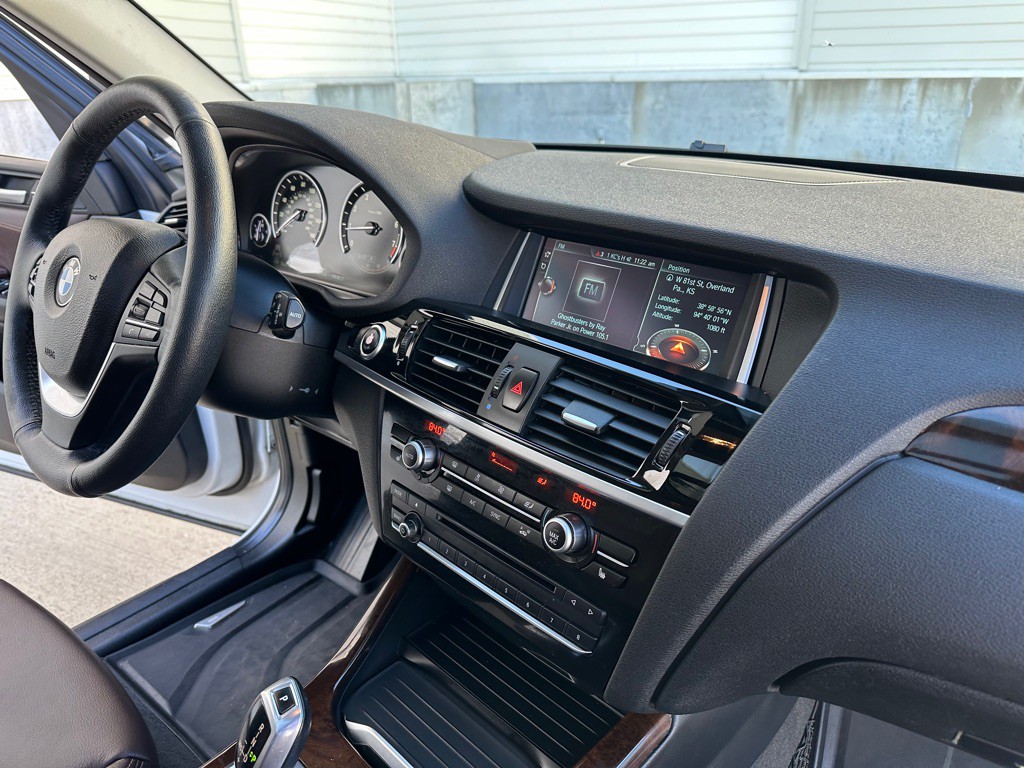 2017 BMW X3 Image 27