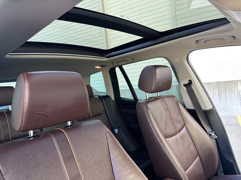 2017 BMW X3 Image 29