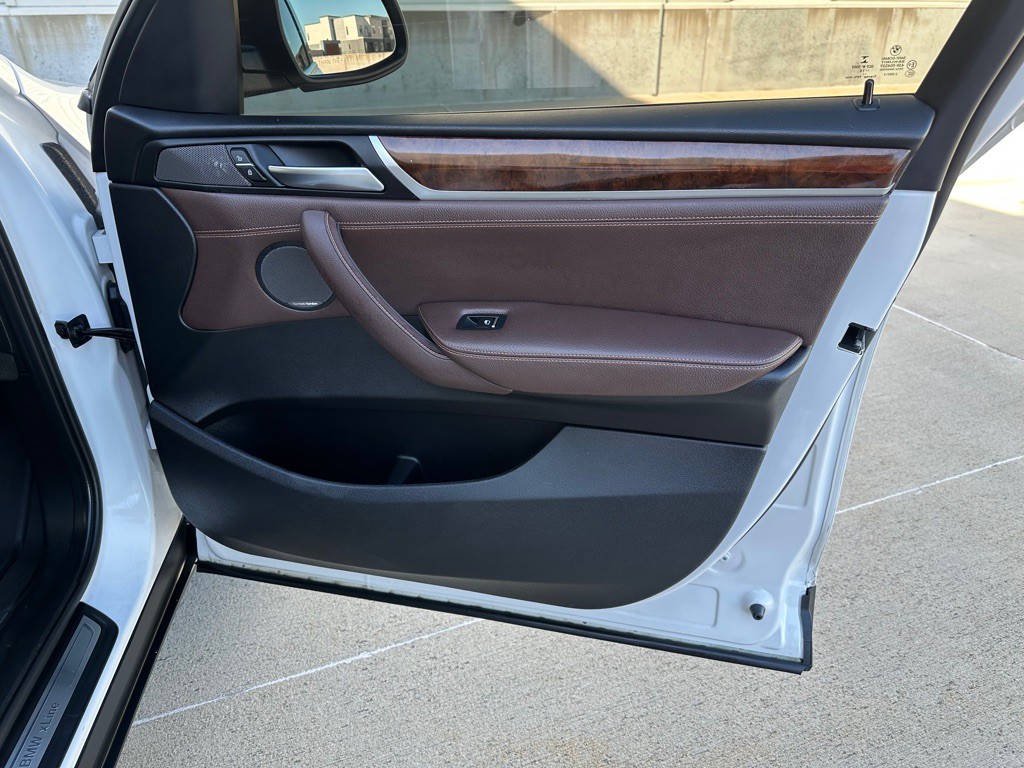 2017 BMW X3 Image 30