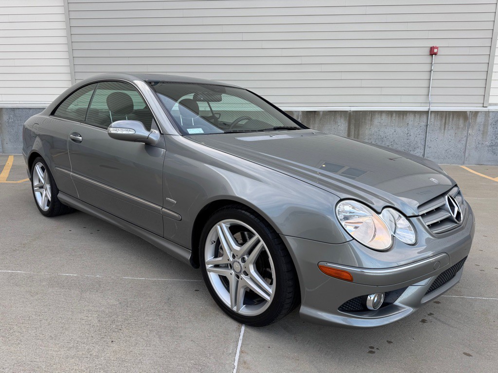 2009 Mercedes-Benz CLK-Class Image 1