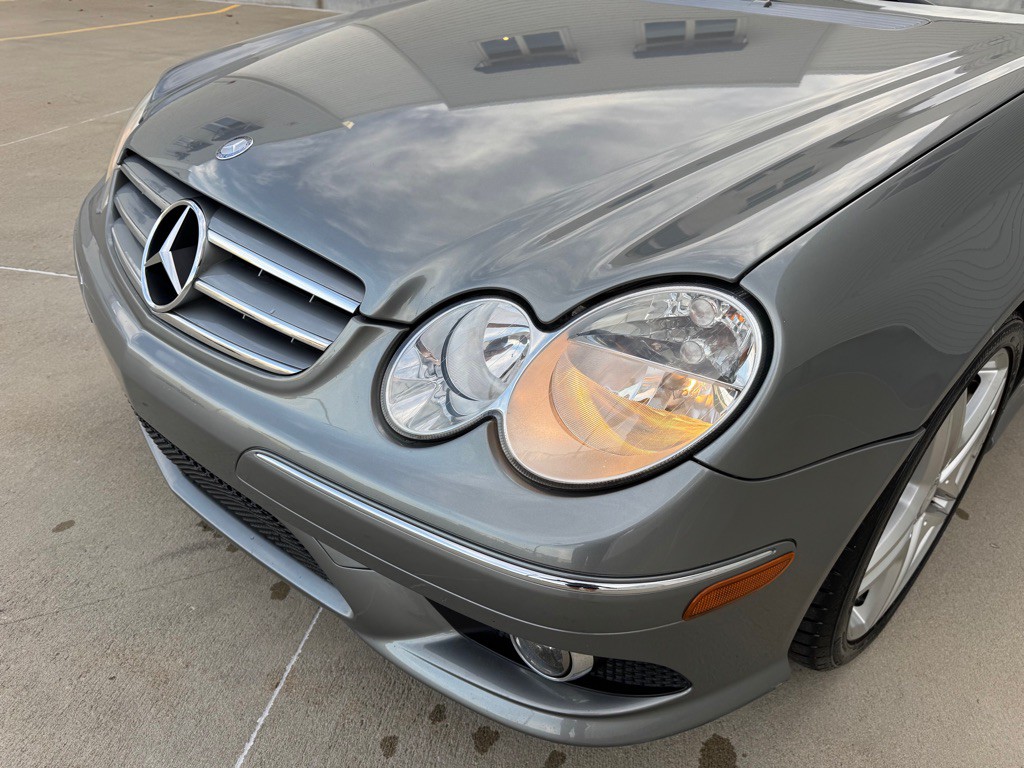 2009 Mercedes-Benz CLK-Class Image 9